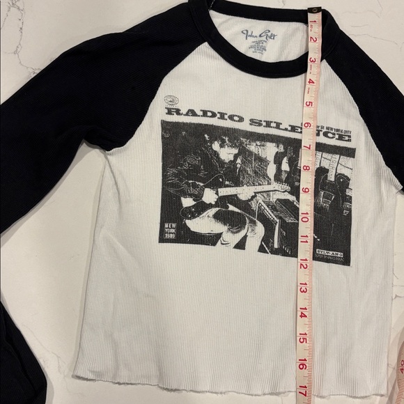 Brandy Melville Radio Silence Long Sleeve - Picture 8 of 8